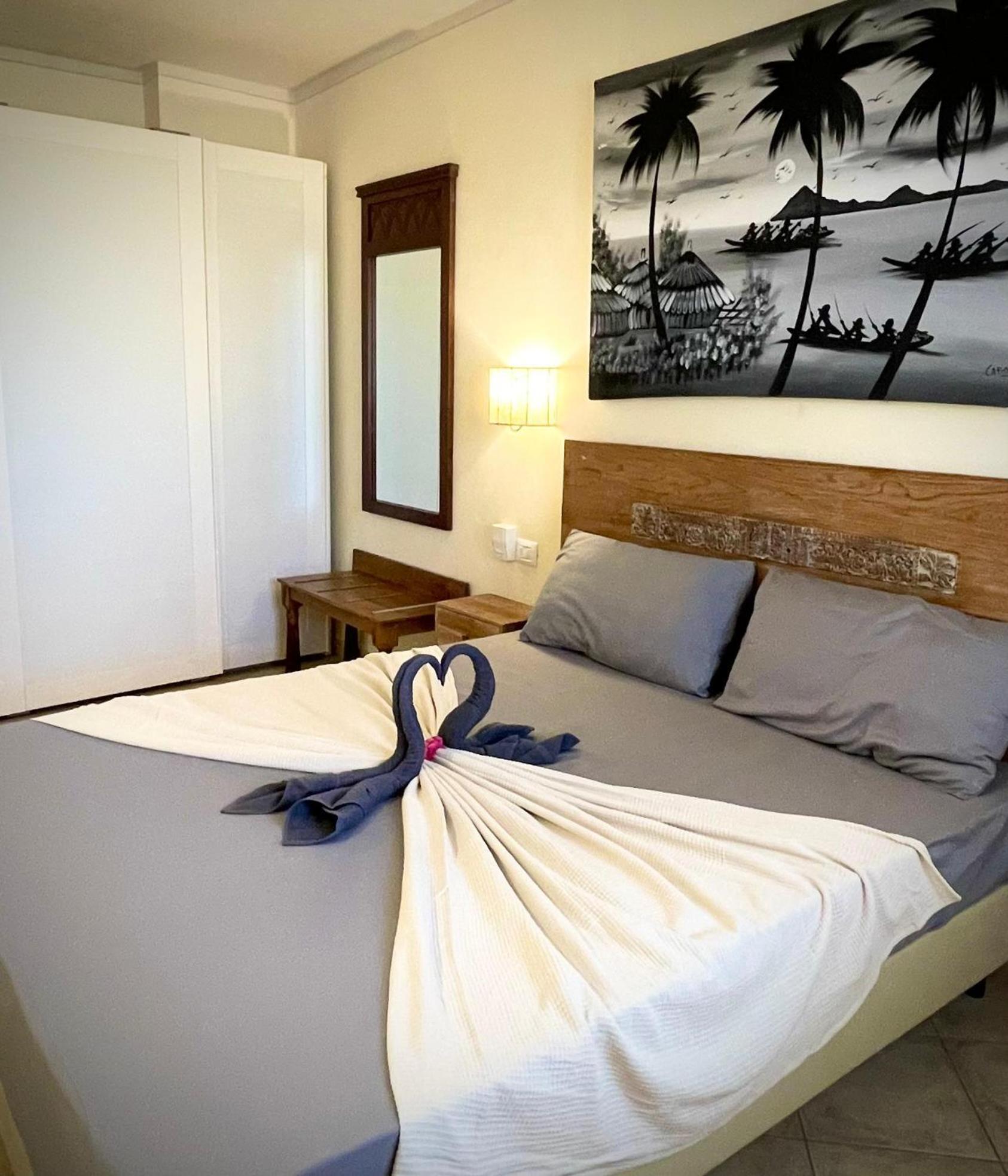 Ocean & Pool - 2 Bedroom *