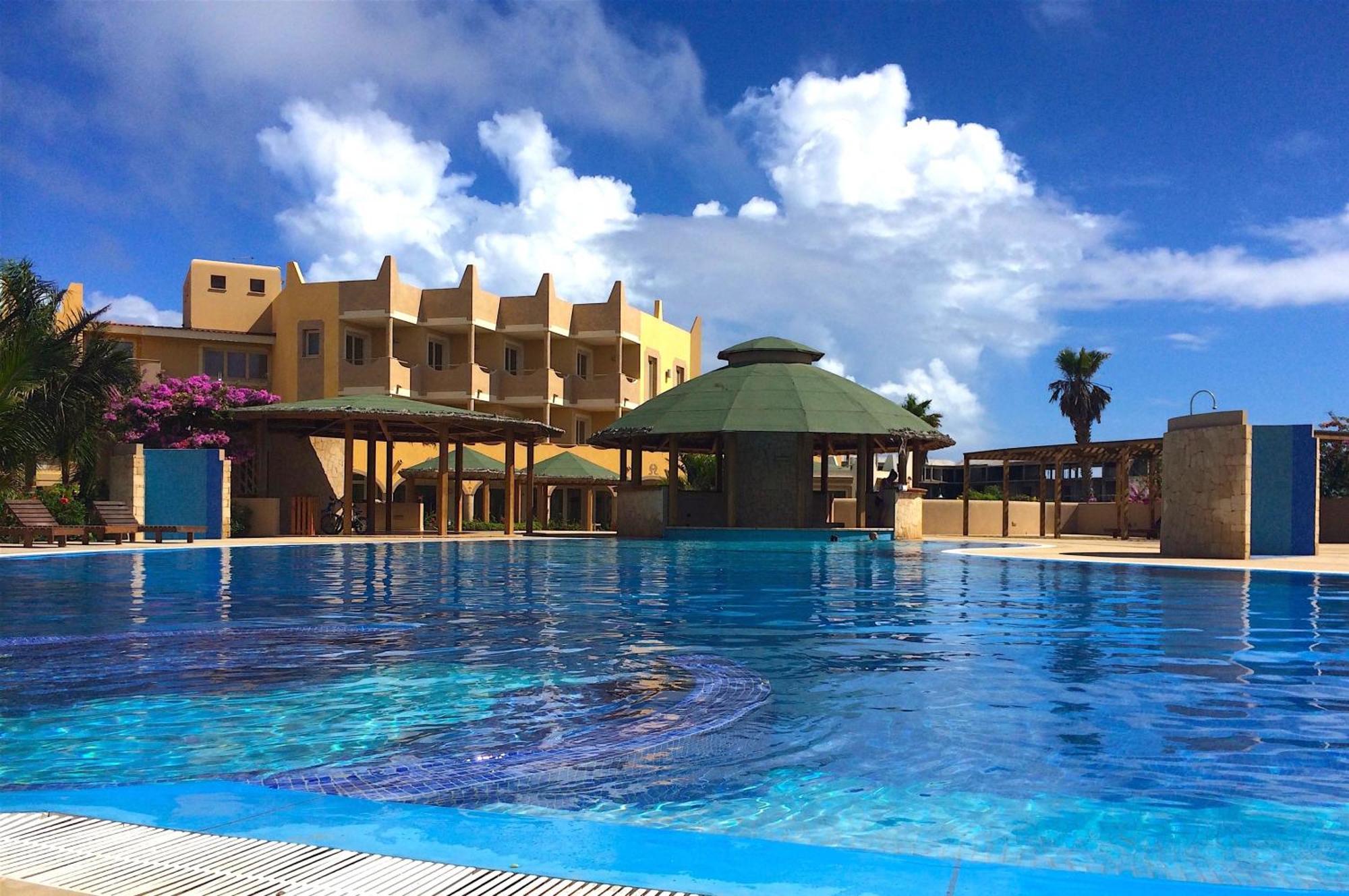 Ocean & Pool - 2 Bedroom *