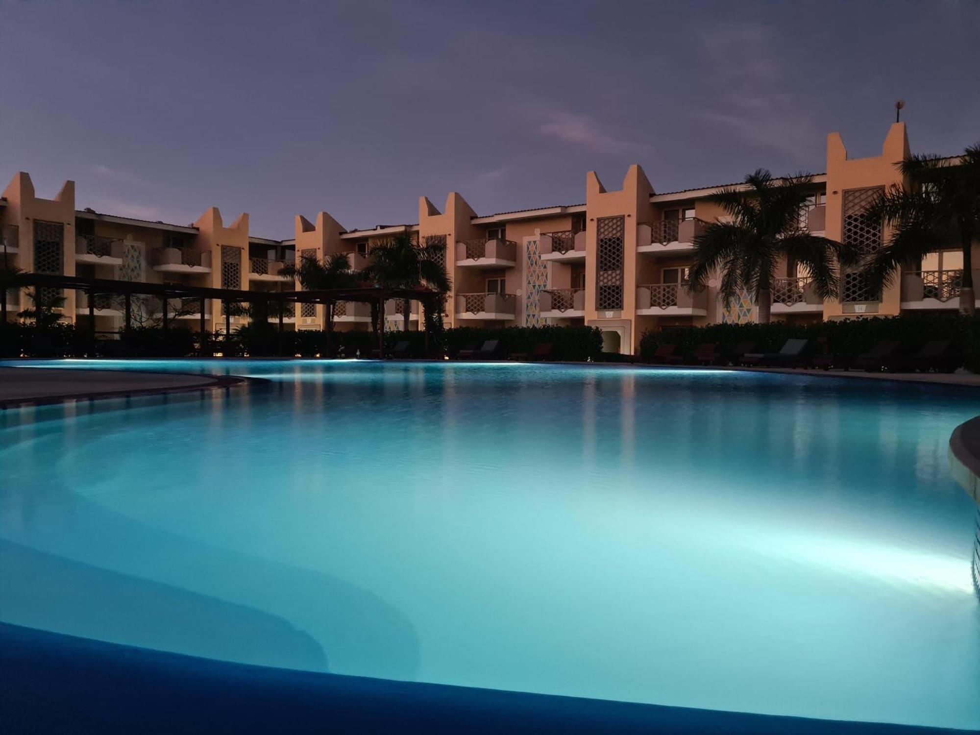 Ocean & Pool - 2 Bedroom Santa Maria